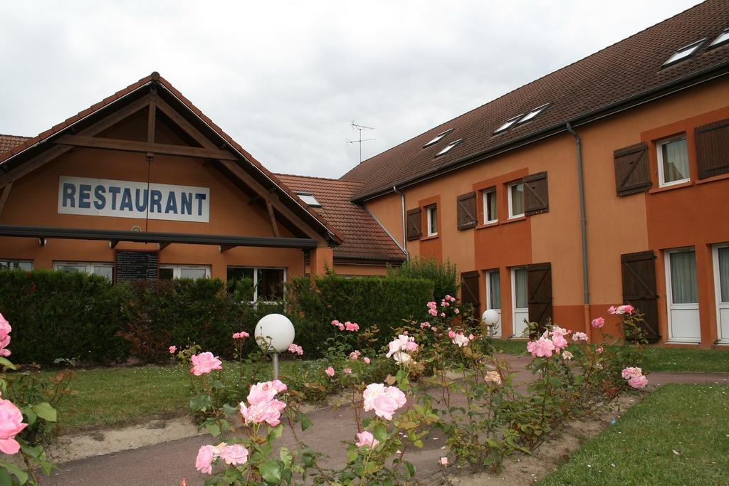 Comfort Hotel Orleans Saran Bagian luar foto
