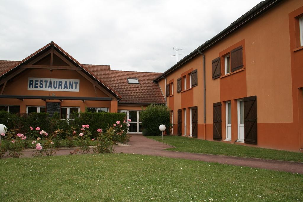 Comfort Hotel Orleans Saran Bagian luar foto