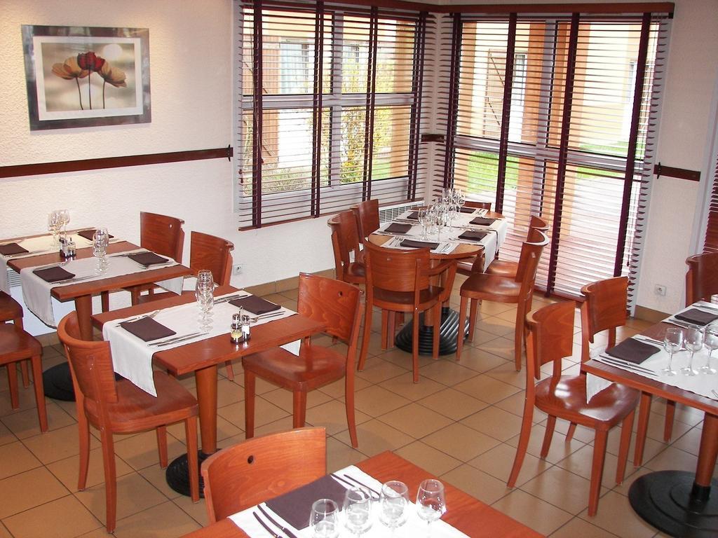 Comfort Hotel Orleans Saran Restoran foto